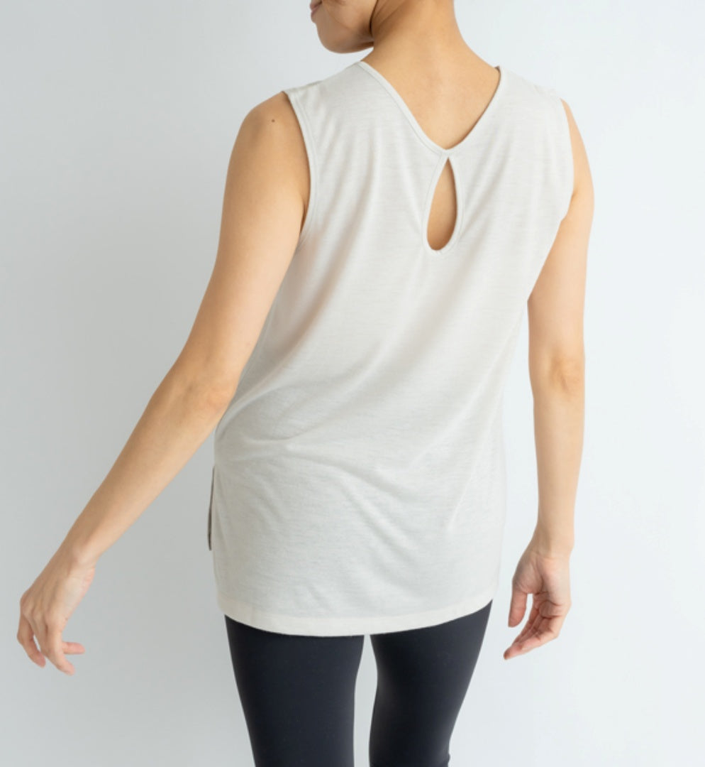 ドロップホールタンク｜ Thetis Yoga Dress｜テティスヨガドレス｜LIFE TUNING DAYS｜ライフチューニングデイズ｜ヨガ｜ピラティス｜ヨガウェア｜ピラティスウェア｜体型カバー｜おしゃれ