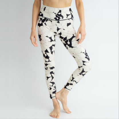 オーキッドレギンス｜ブラック｜柄｜ヨガ｜ホットヨガ｜｜水陸両用｜プリント｜ユリ｜速乾｜Thetis Yoga Dress（テティスヨガドレス）｜LIFE TUNING DAYS（ライフチューニングデイズ）