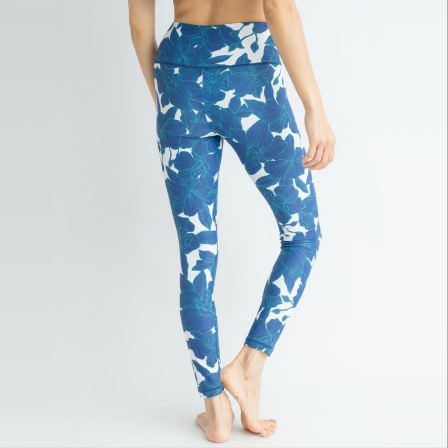 オーキッドレギンス｜ロイヤルブルー｜柄｜ヨガ｜ホットヨガ｜｜水陸両用｜プリント｜ユリ｜速乾｜Thetis Yoga Dress（テティスヨガドレス）｜LIFE TUNING DAYS（ライフチューニングデイズ）