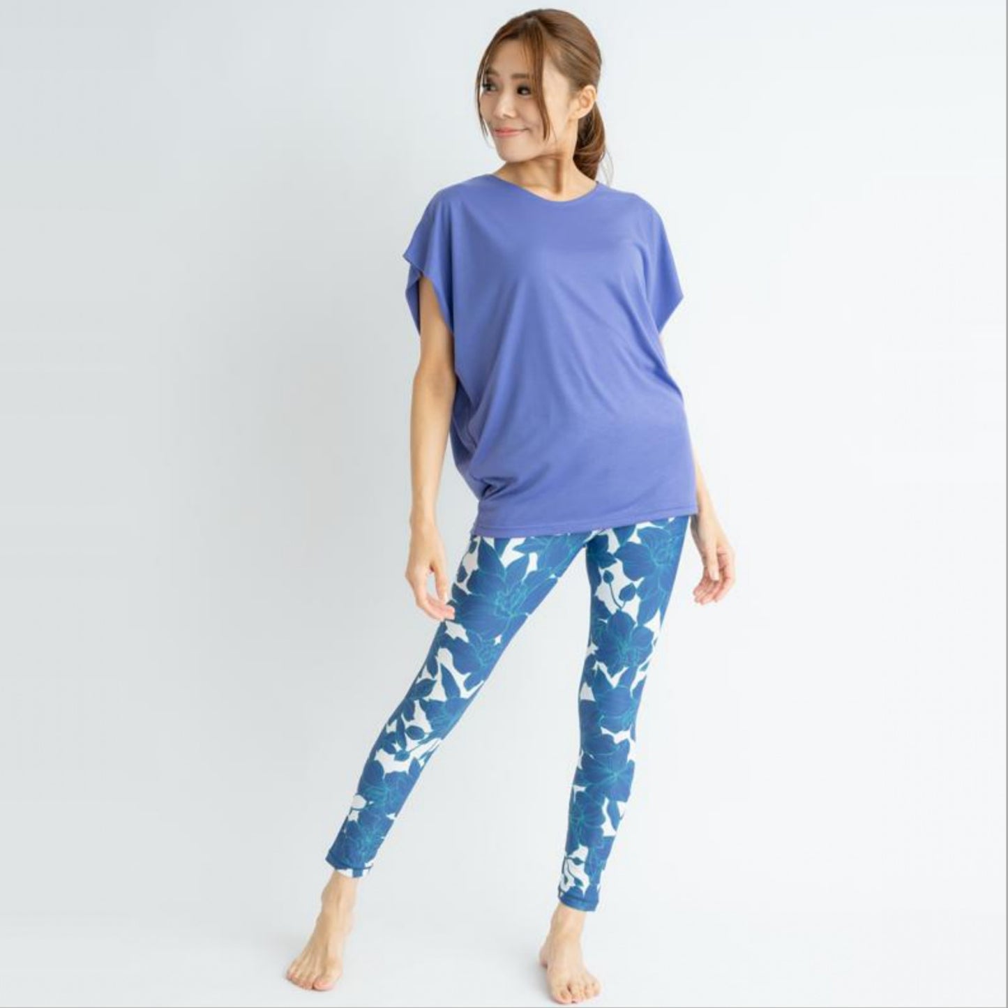 オーキッドレギンス｜ロイヤルブルー｜柄｜ヨガ｜ホットヨガ｜｜水陸両用｜プリント｜ユリ｜速乾｜Thetis Yoga Dress（テティスヨガドレス）｜LIFE TUNING DAYS（ライフチューニングデイズ）